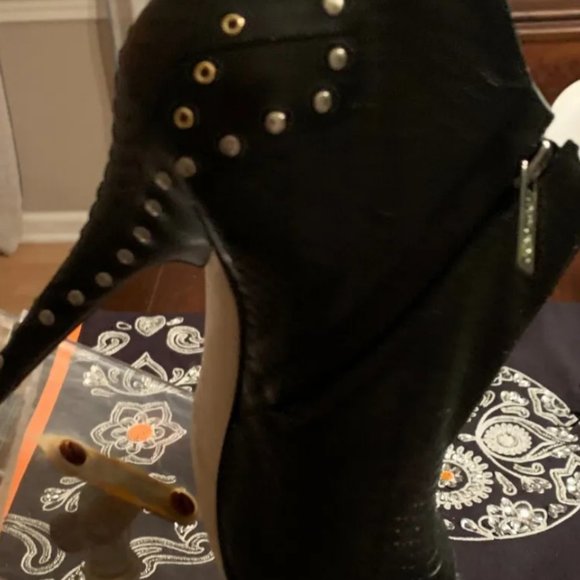 JIMMY CHOO METALLIC SNAKE SKINWITH STUD HEELS 102 THIERY - Picture 5 of 11